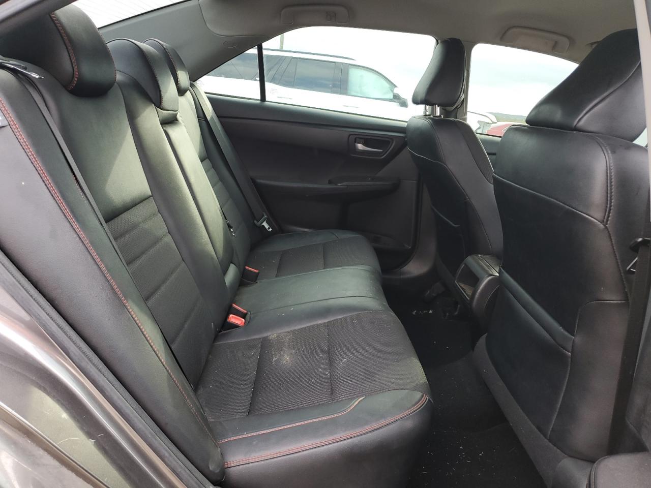 2017 Toyota Camry - Image 10