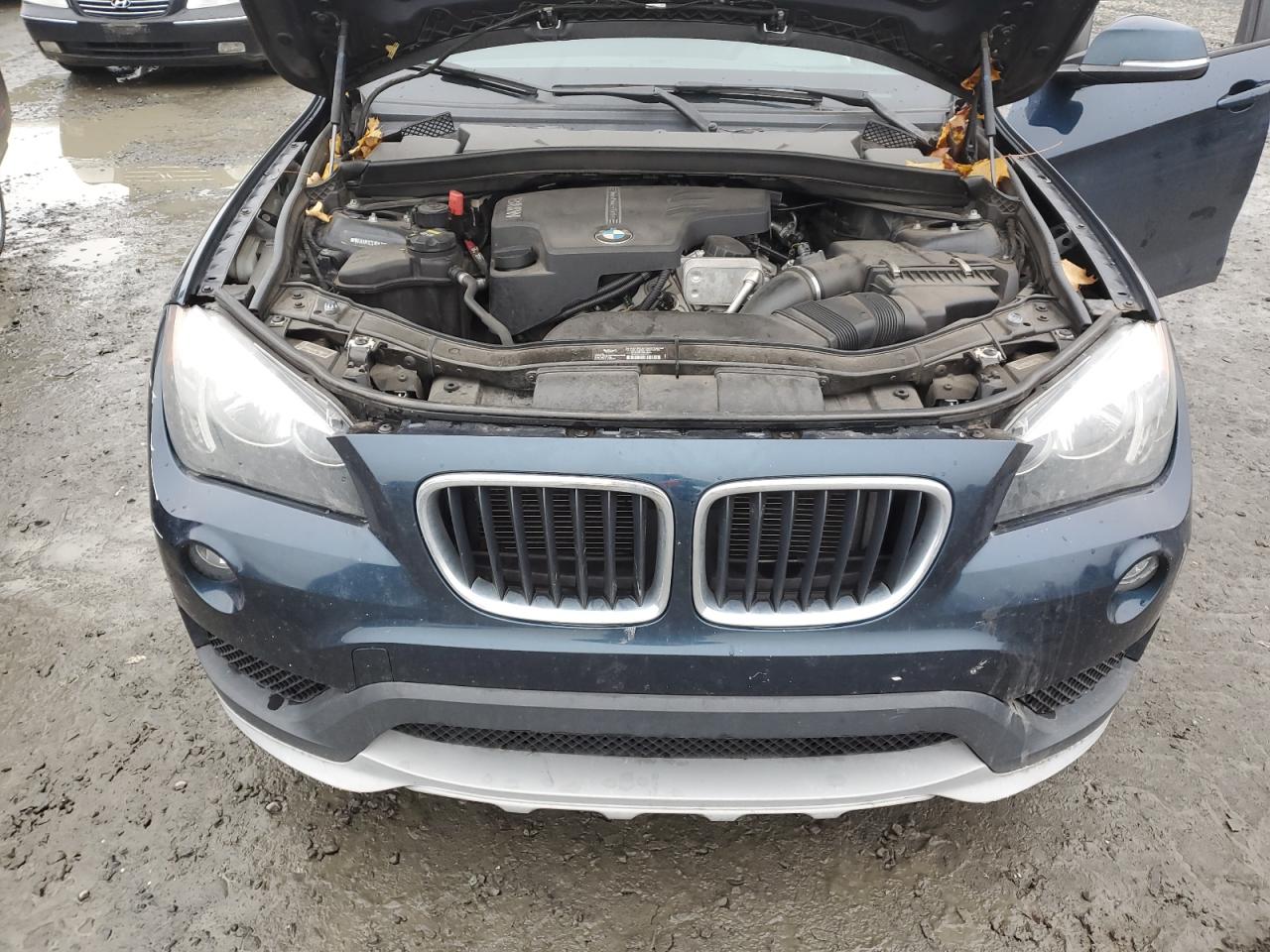 VIN WBAVM1C51FV316054 2015 BMW X1 no.11