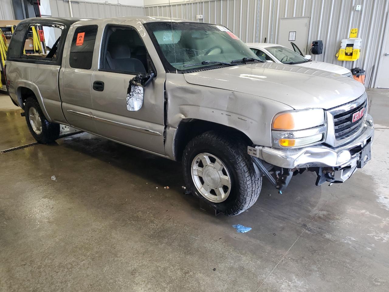 2005 GMC Sierra - Image 4
