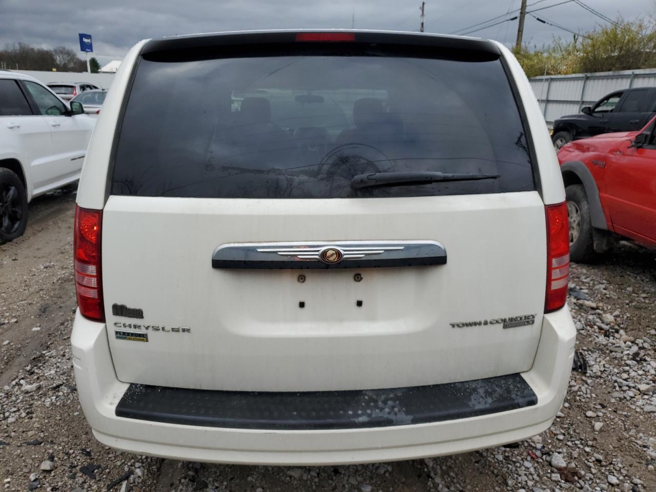 2010 Chrysler Town & Country Lx VIN: 2A4RR4DE5AR140945 Lot: 81454224