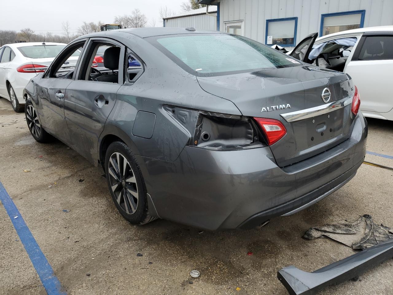 2017 Nissan Altima - Image 2