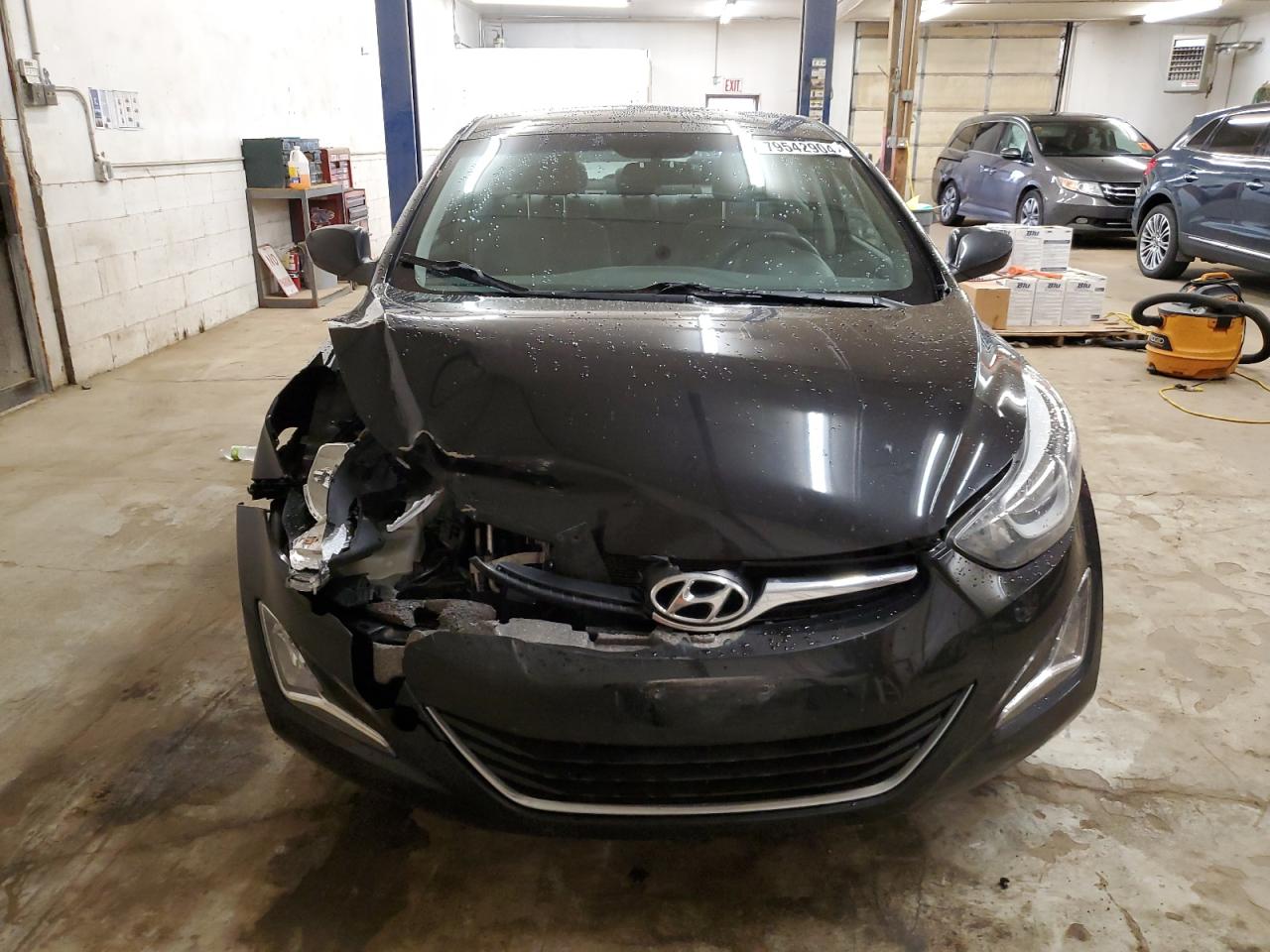 2016 Hyundai Elantra - Image 5