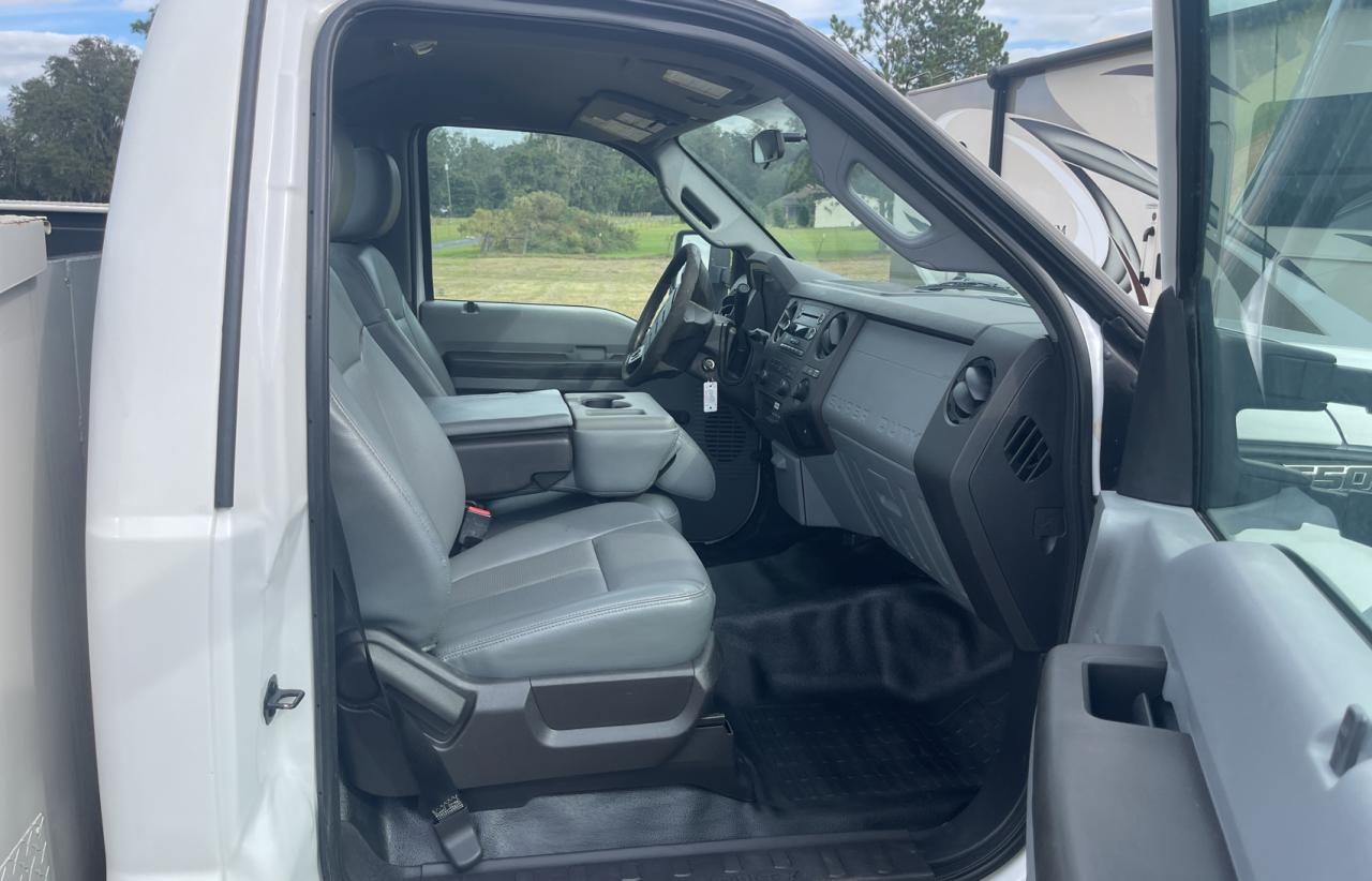 2016 Ford F550 - Image 5