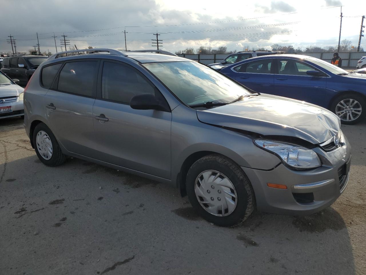 2011 Hyundai Elantra - Image 4