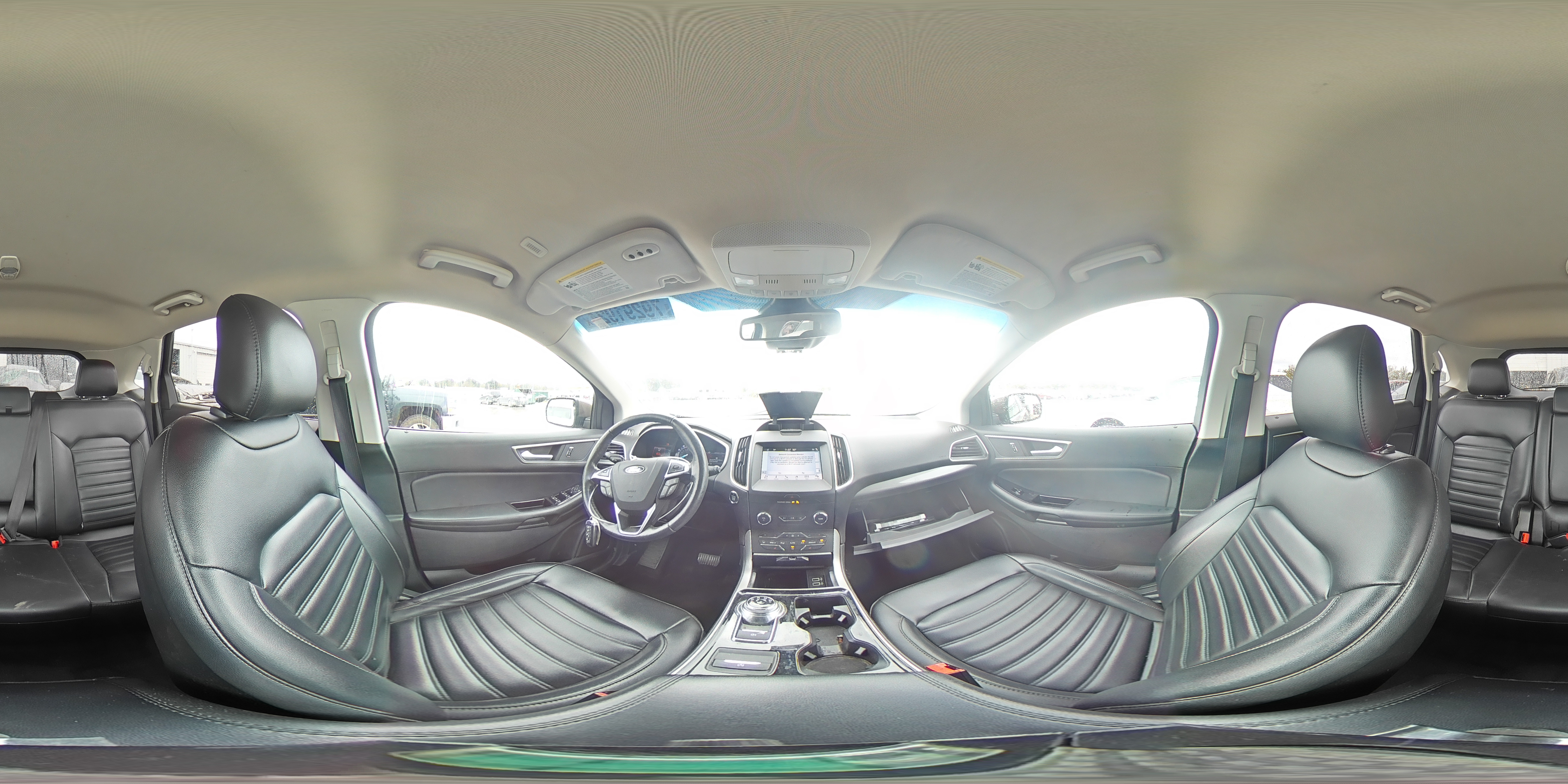 2019 Ford Edge - Image 16