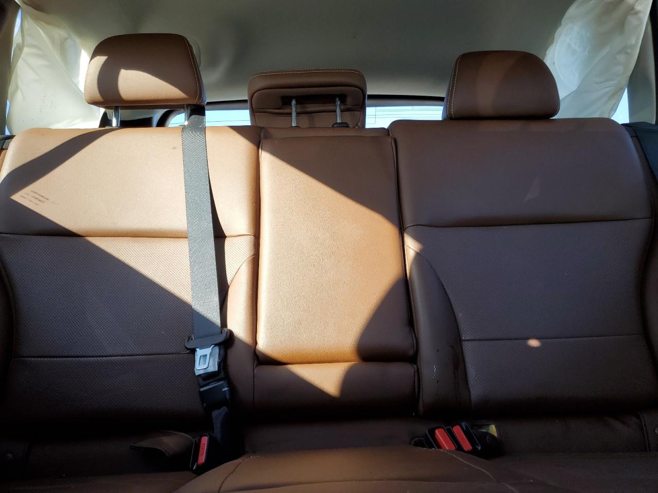 2017 Subaru Outback - Image 10