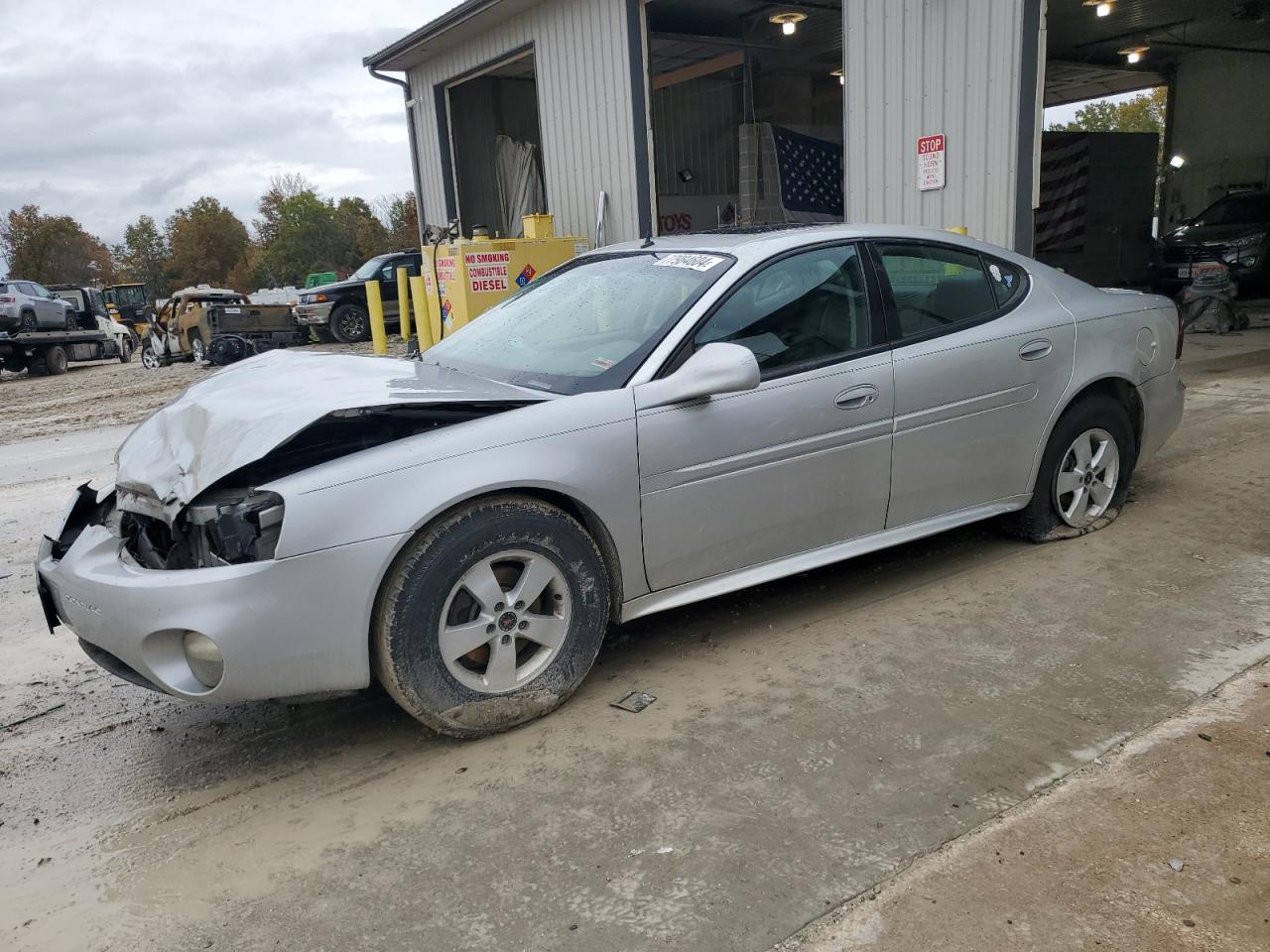 2005 Pontiac Grand Prix - Image 1