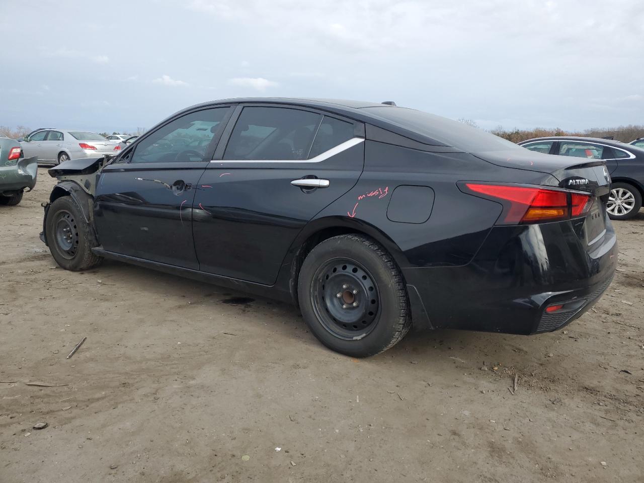 2019 Nissan Altima - Image 2