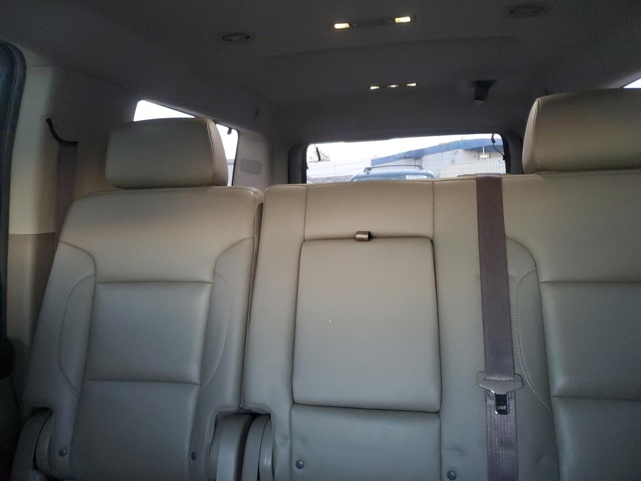 2018 Chevrolet Suburban - Image 10