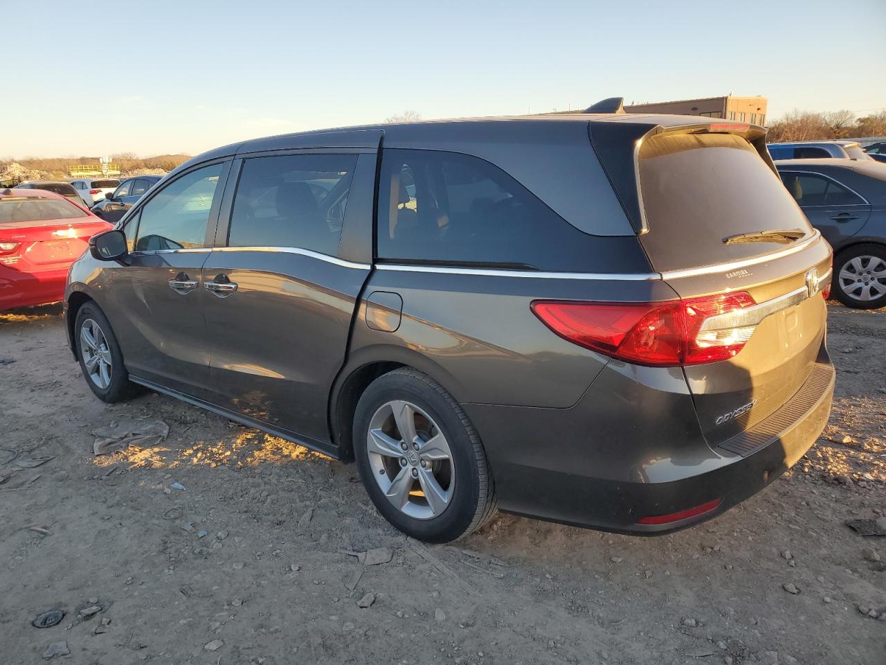2018 Honda Odyssey - Image 2