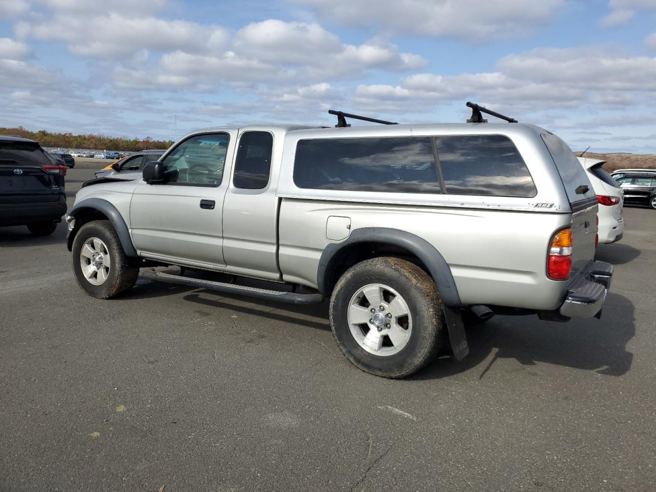 2004 Toyota Tacoma - Image 2