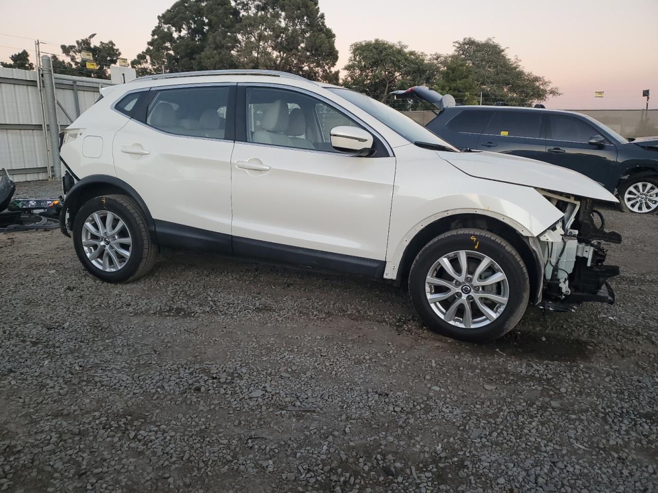 2020 Nissan Rogue - Image 4