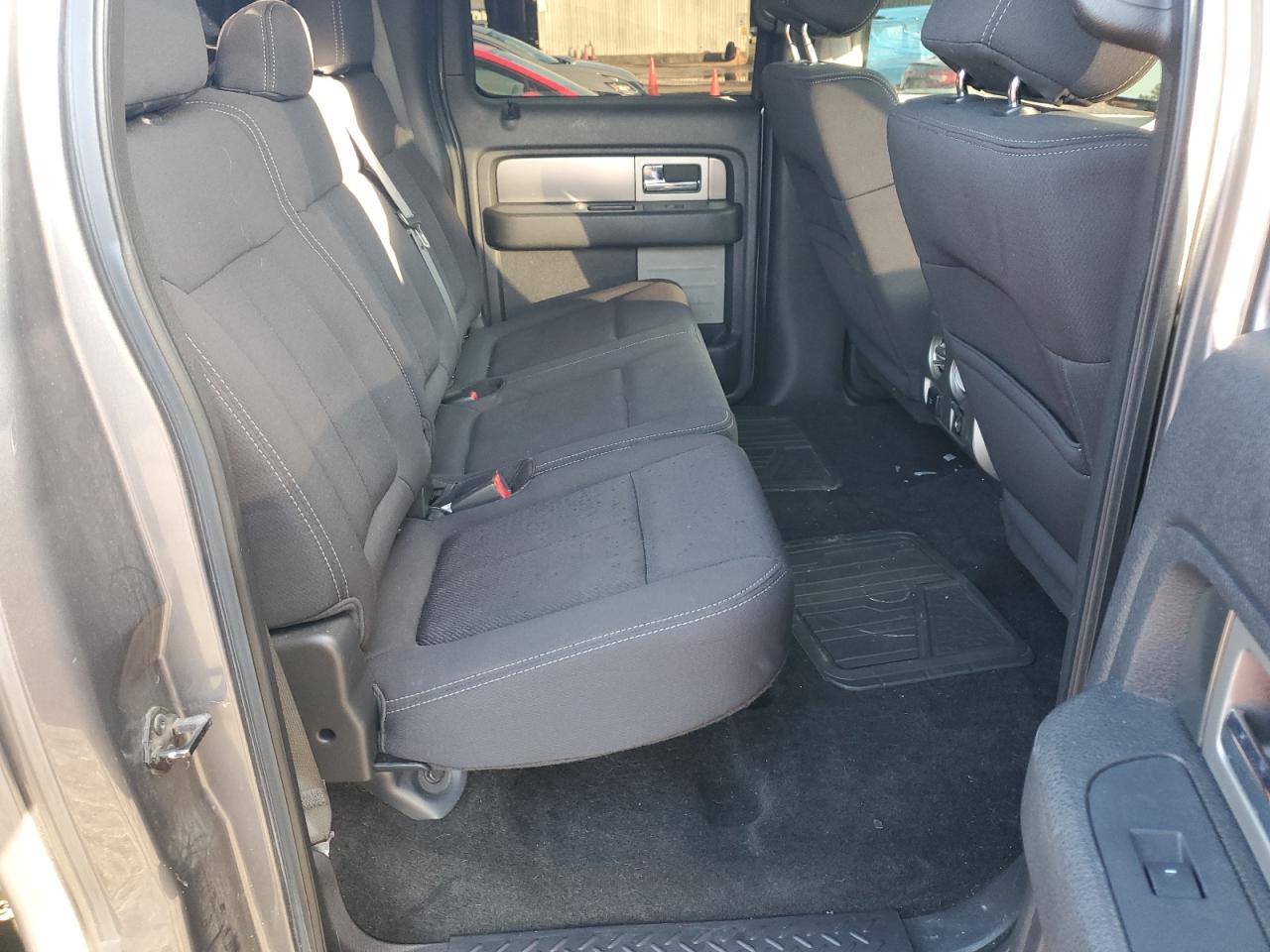 2013 Ford F-150 - Image 10