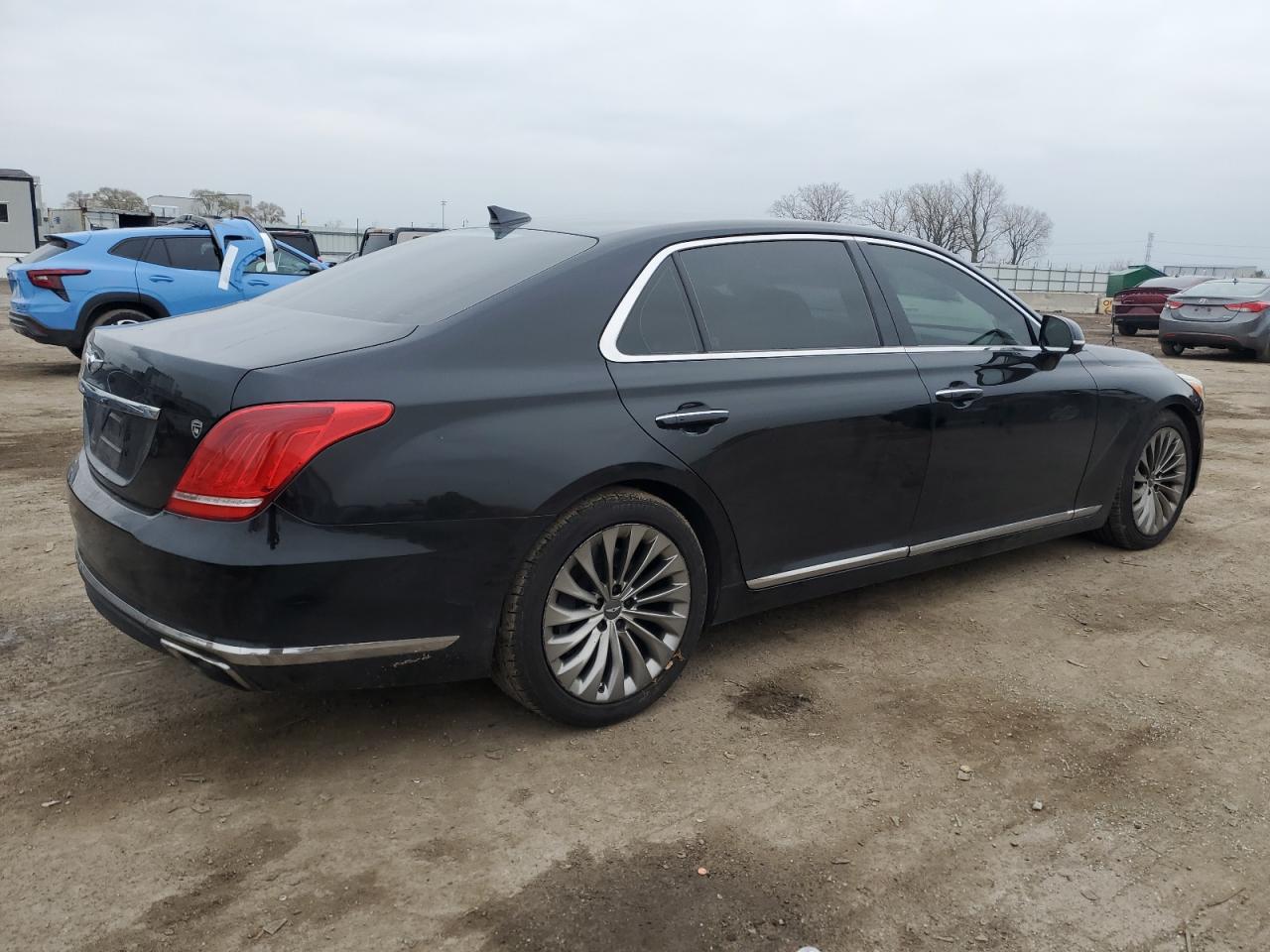2017 Genesis G90 - Image 3