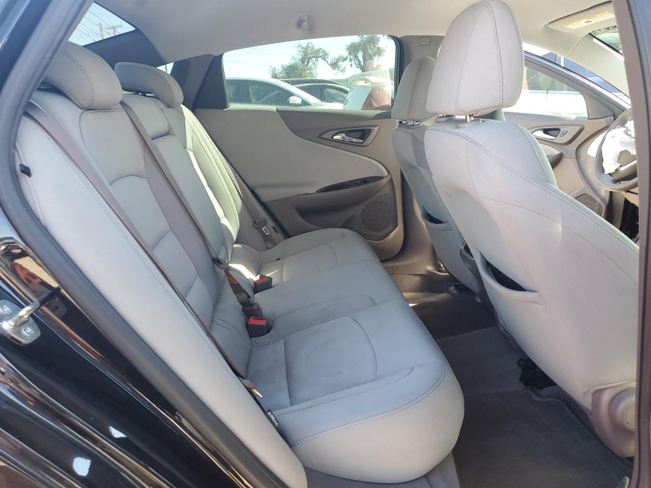 2019 Chevrolet Malibu - Image 11