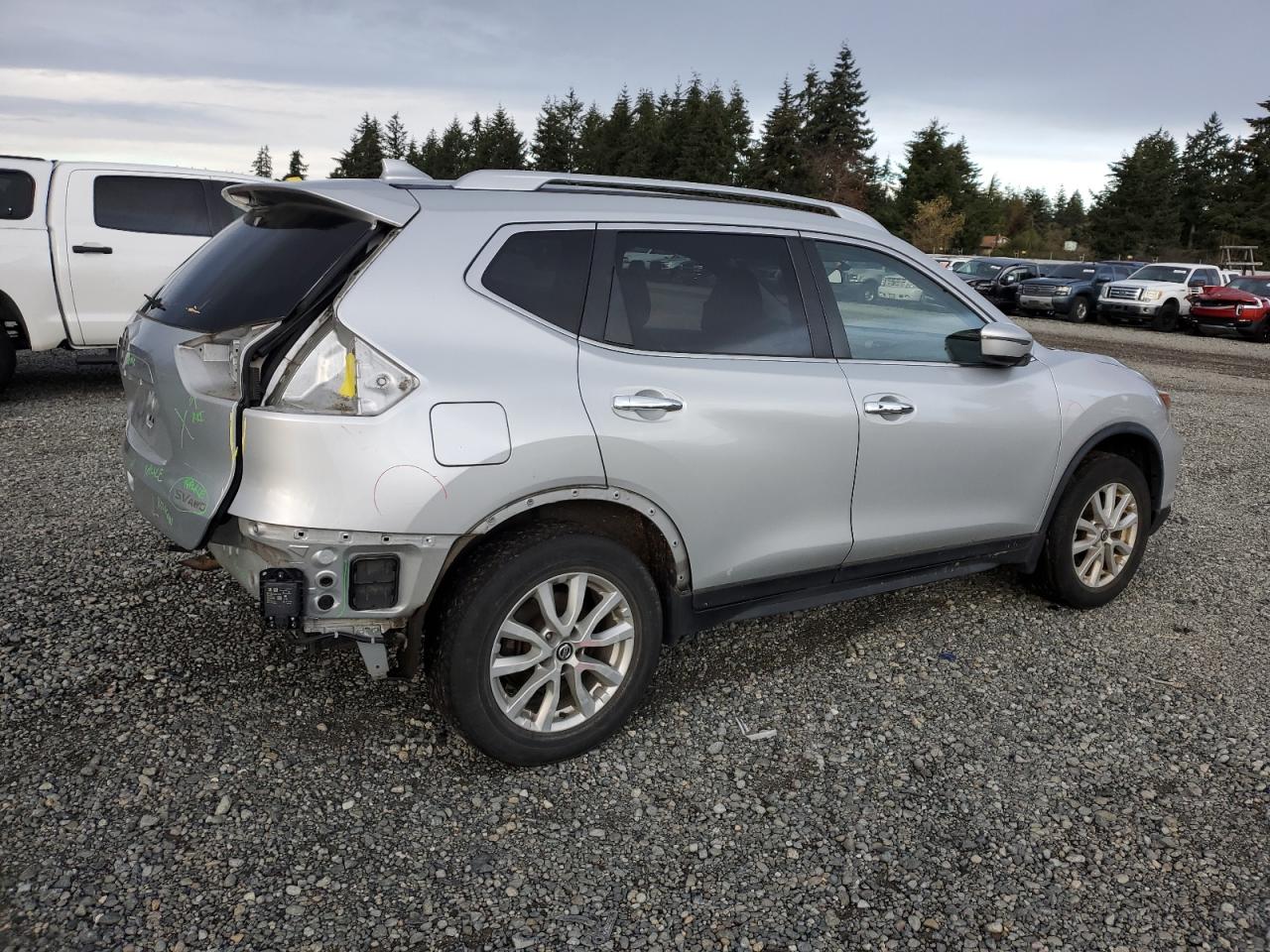 2018 Nissan Rogue - Image 3