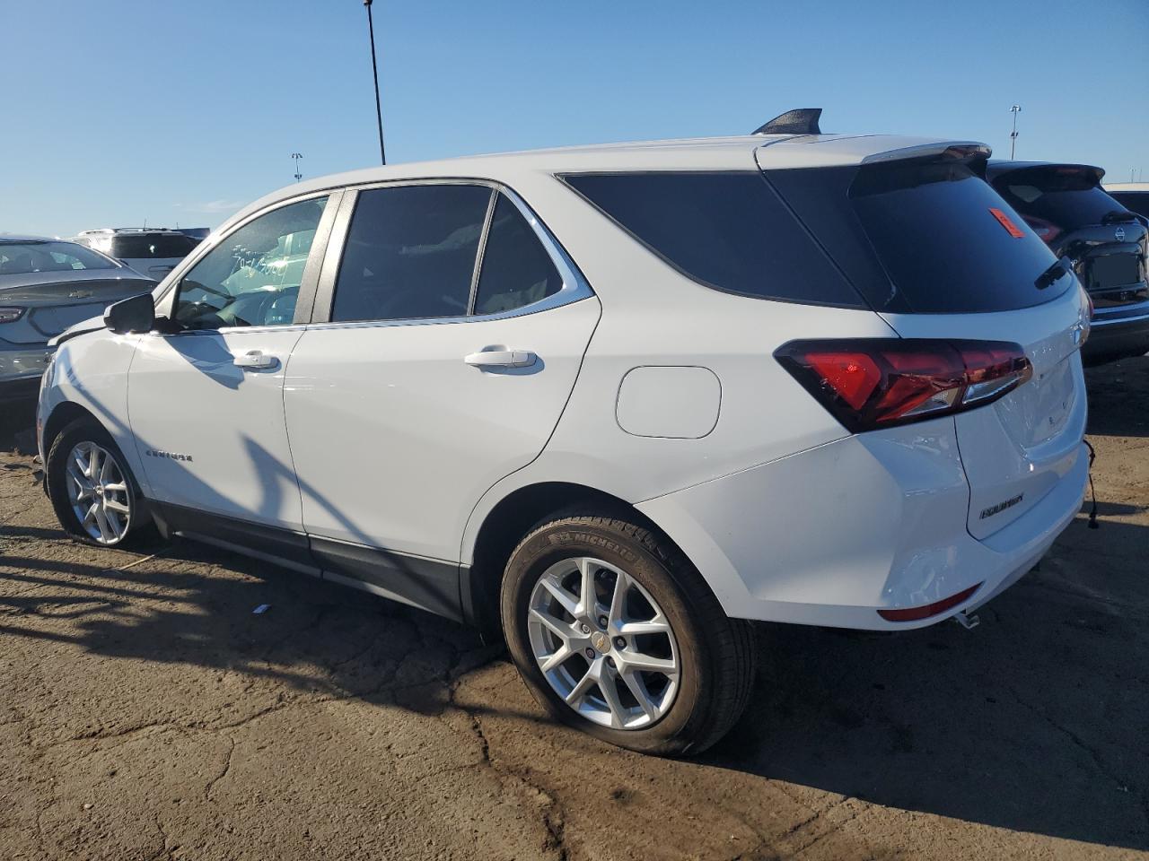2023 Chevrolet Equinox - Image 2
