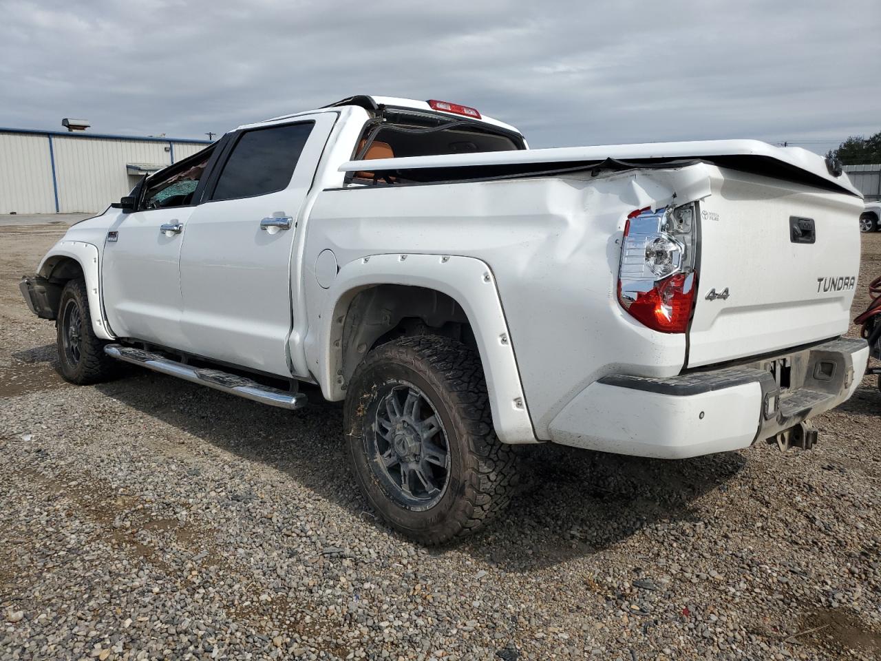 VIN 5TFAW5F10HX622925 2017 TOYOTA TUNDRA no.2