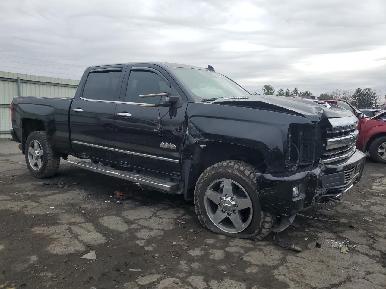 2018 Chevrolet Silverado - Image 4
