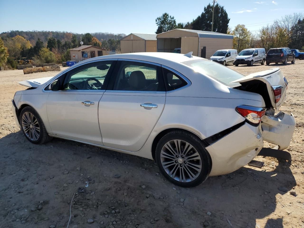 VIN 1G4PS5SKXE4102552 2014 BUICK VERANO no.2