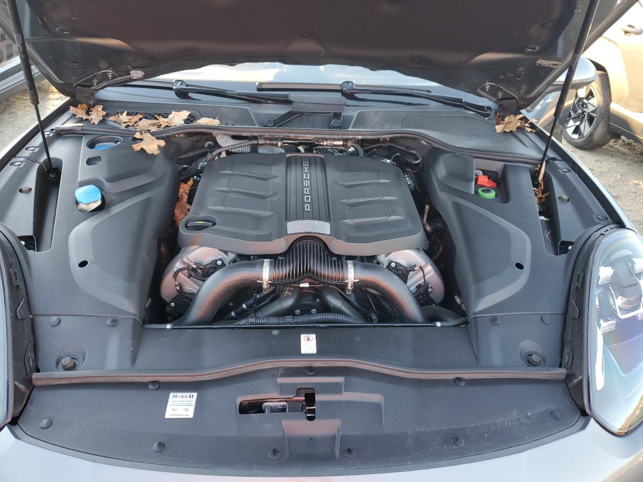 2017 Porsche Cayenne S VIN: WP1AB2A25HLA50282 Lot: 80912384