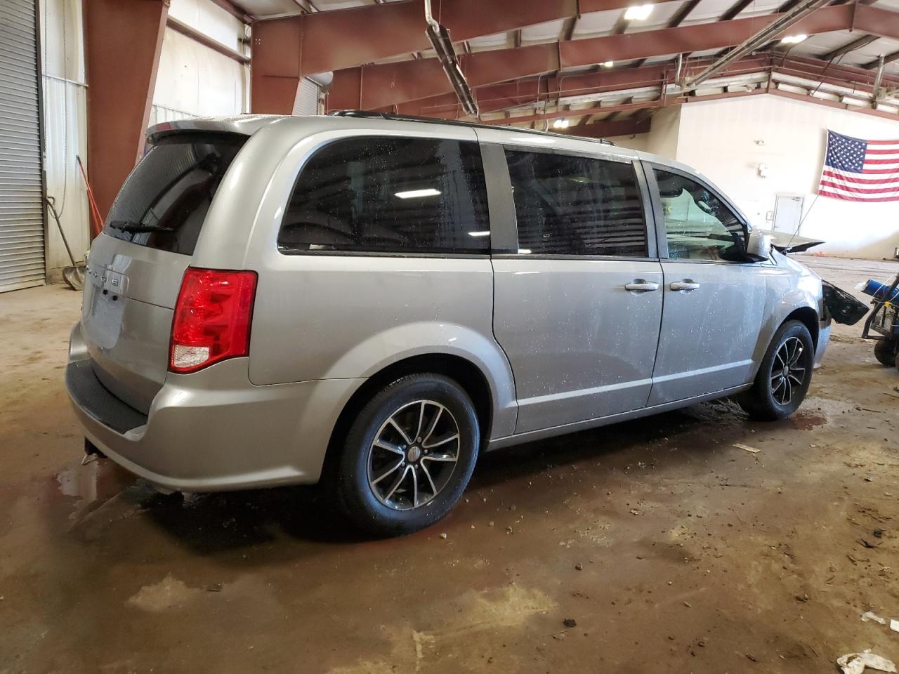 2018 Dodge Caravan - Image 3