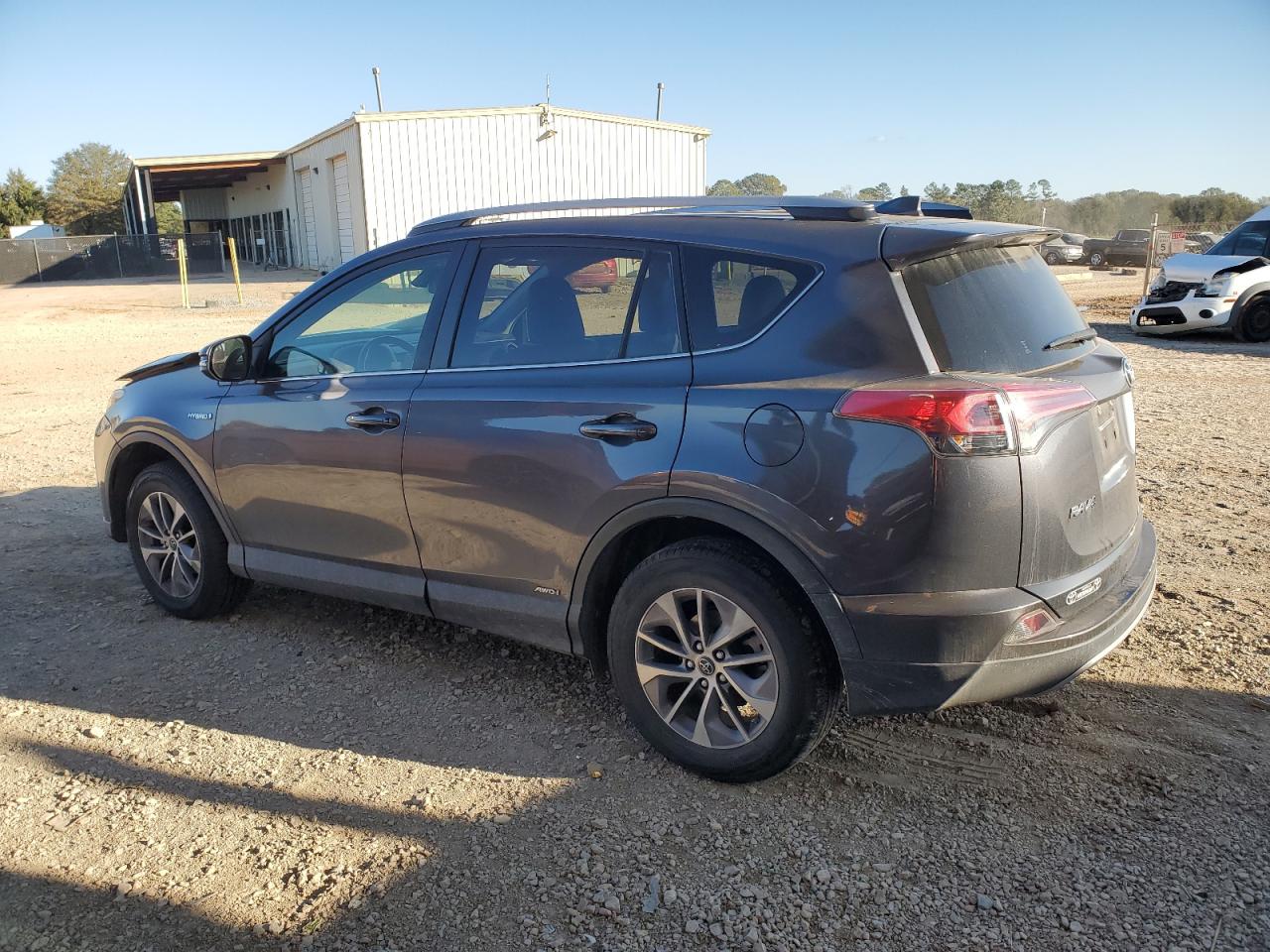 2018 Toyota RAV 4 - Image 2