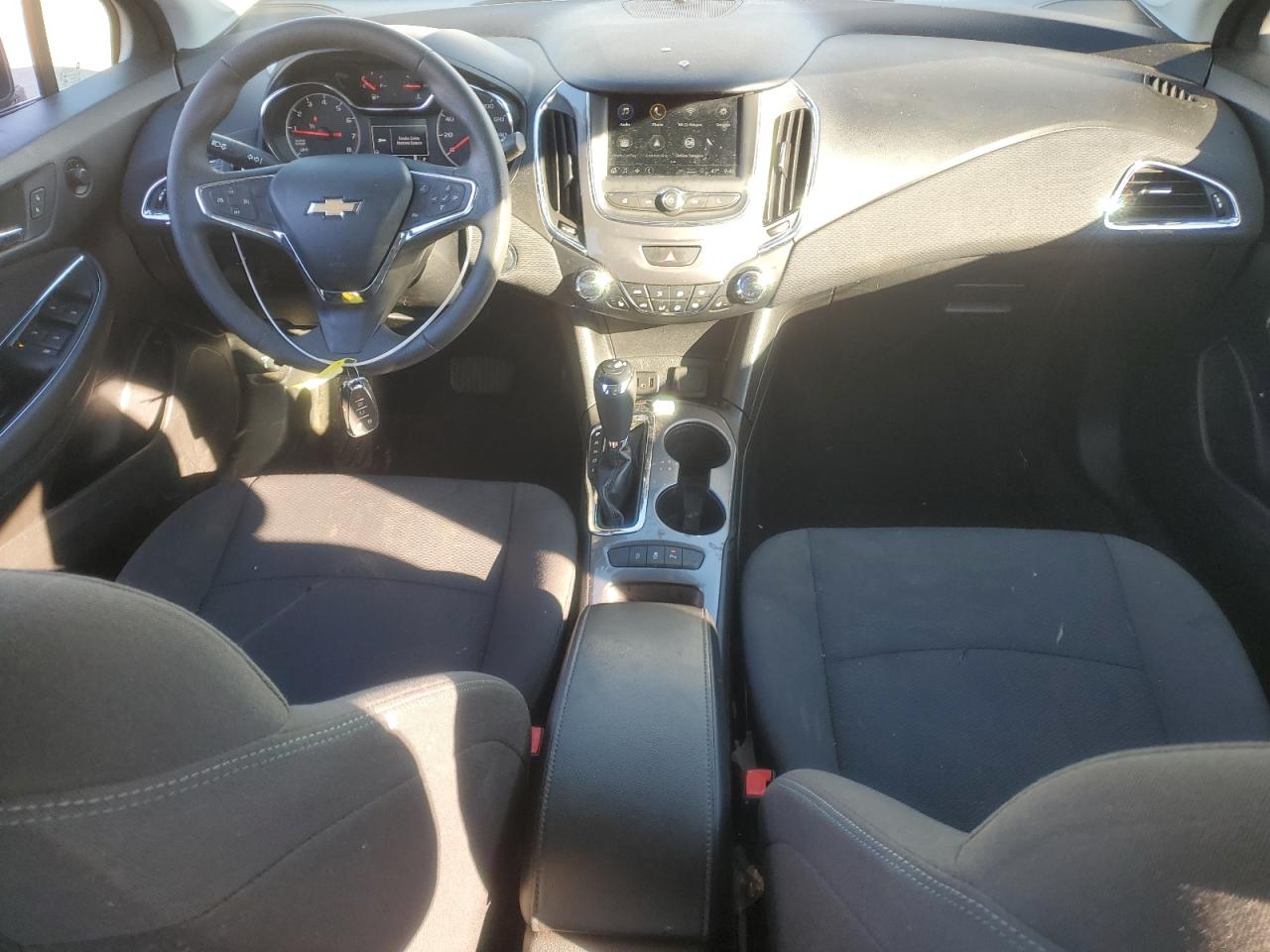2019 Chevrolet Cruze - Image 8