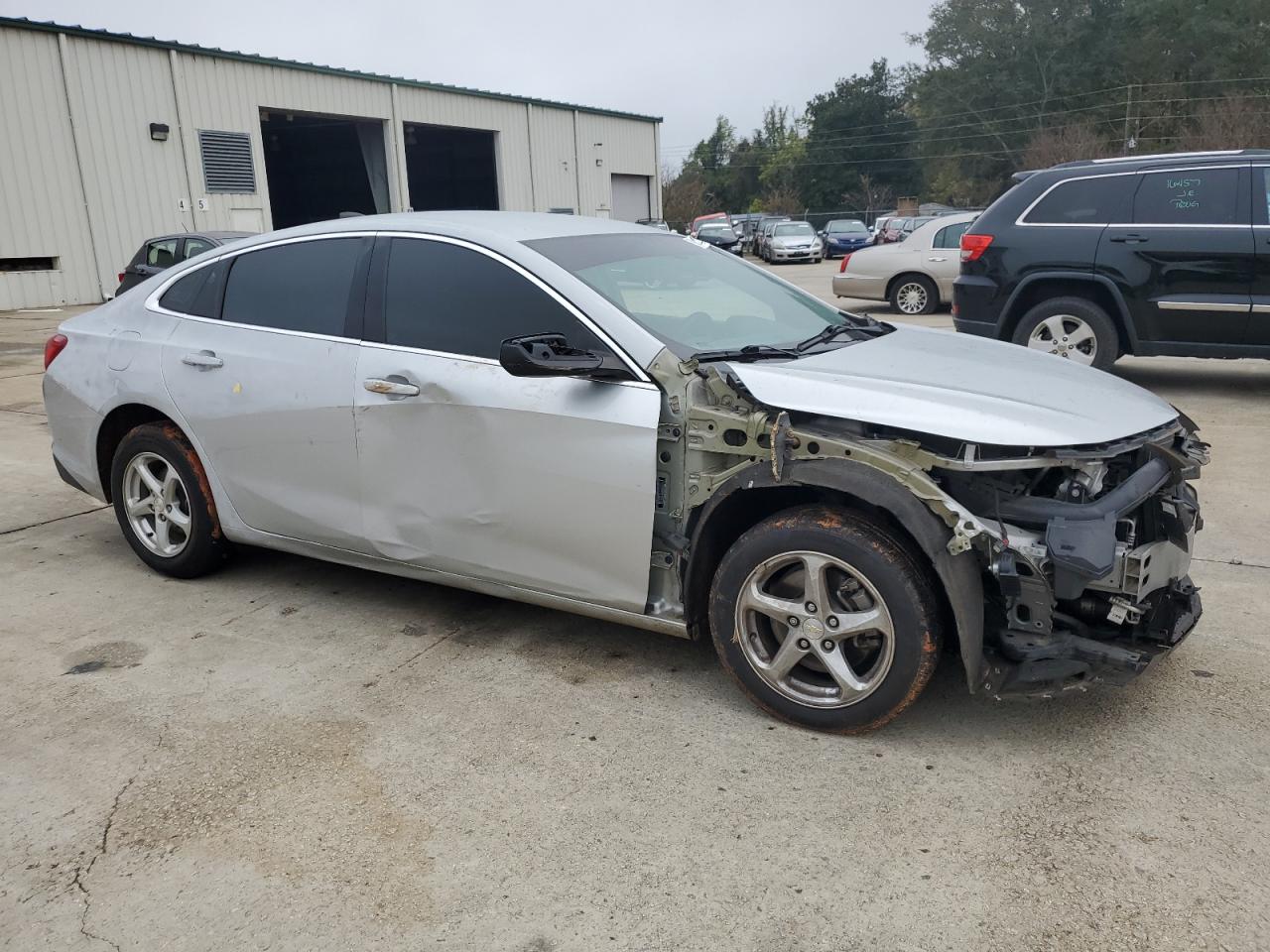 2017 Chevrolet Malibu - Image 4
