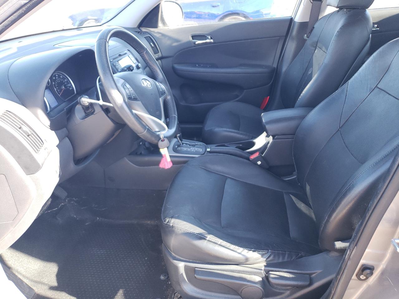 2011 Hyundai Elantra - Image 7
