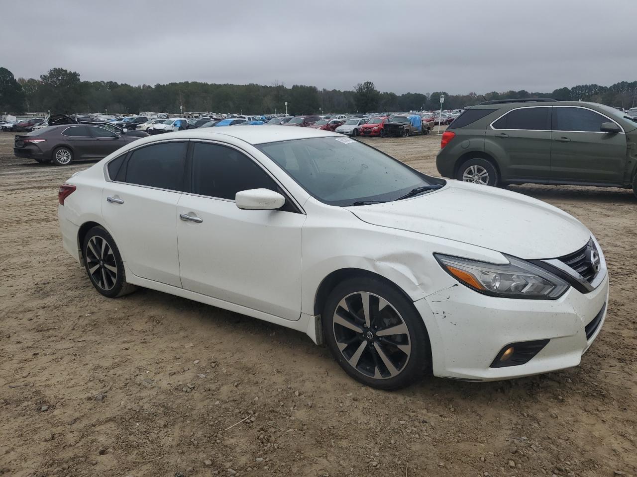 2018 Nissan Altima - Image 4