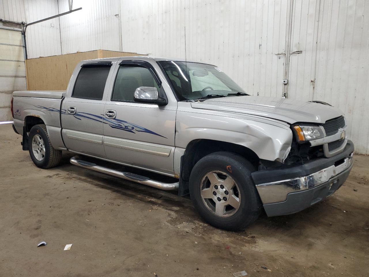 2004 Chevrolet Silverado - Image 4