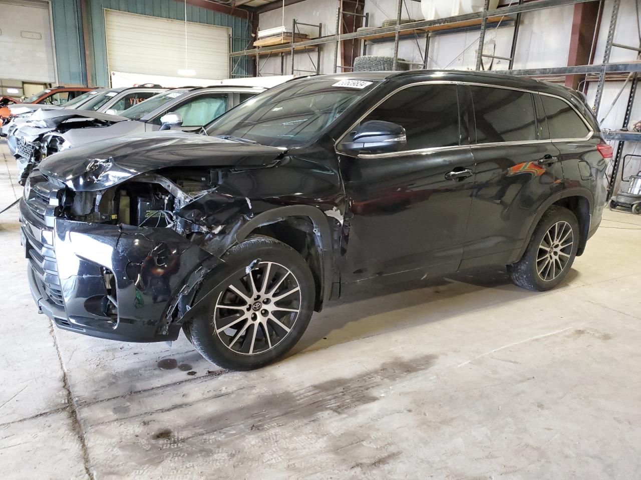 2018 Toyota Highlander - Image 1
