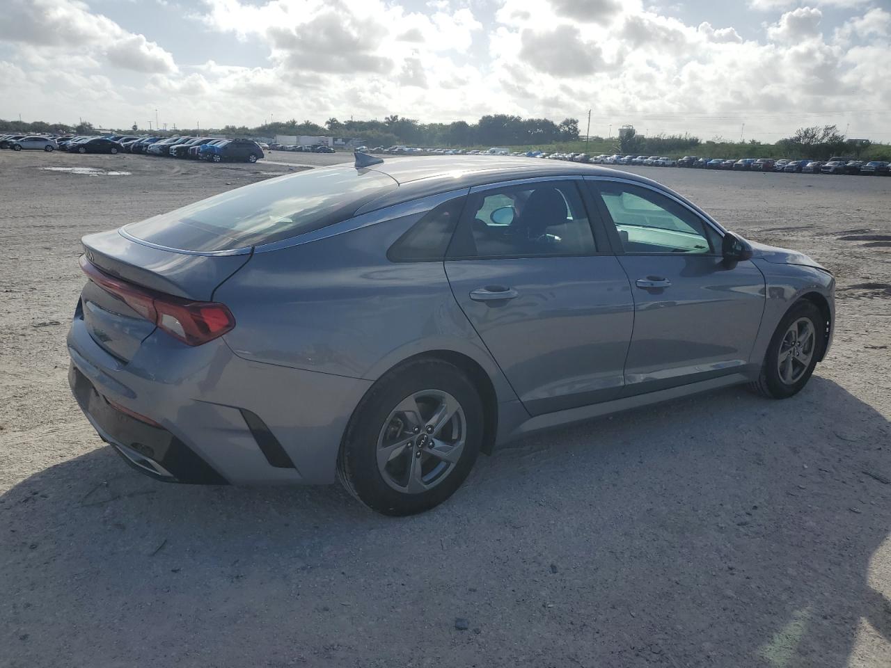 2022 Kia K5 - Image 3