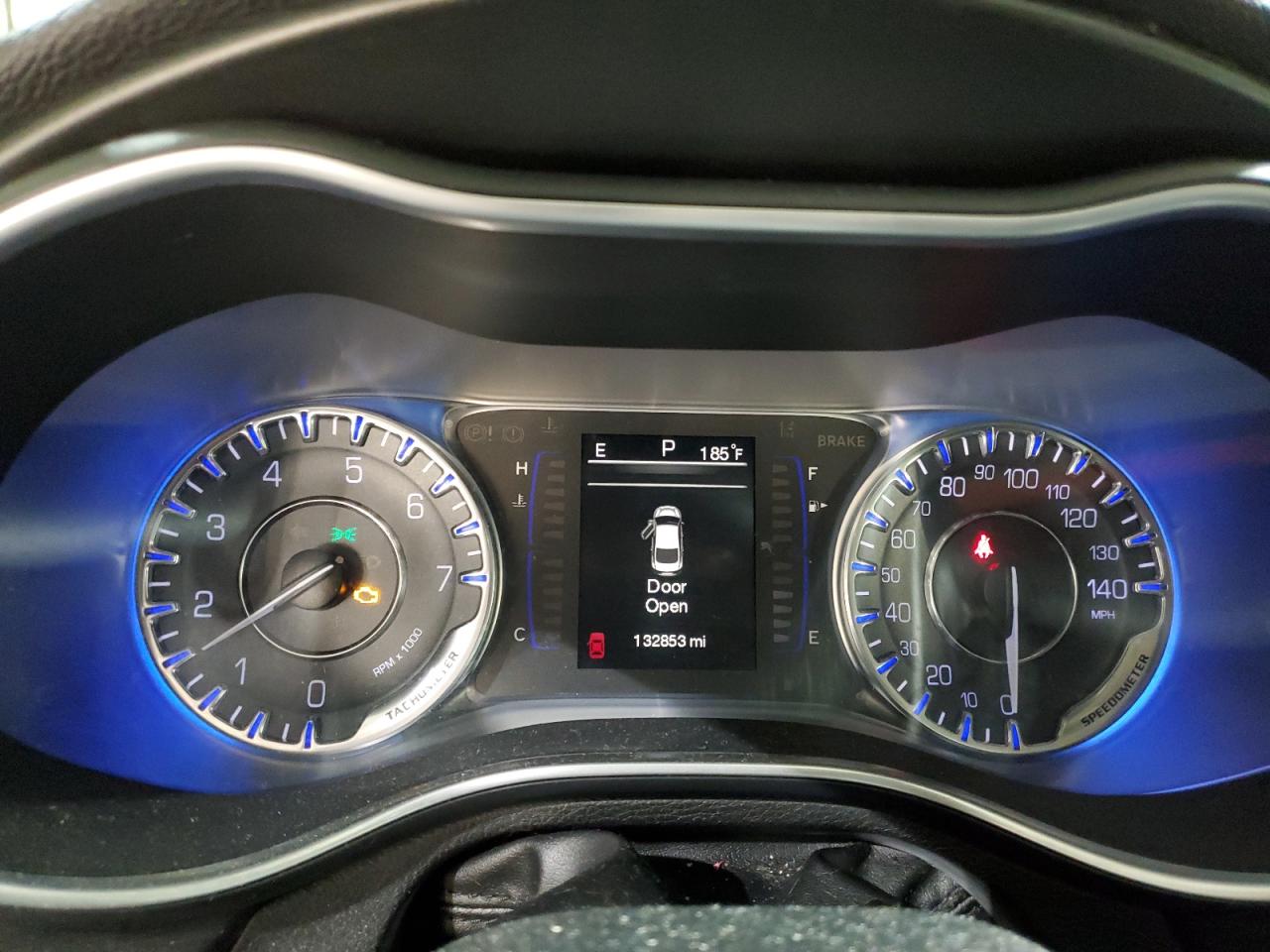 2015 Chrysler 200 - Image 9