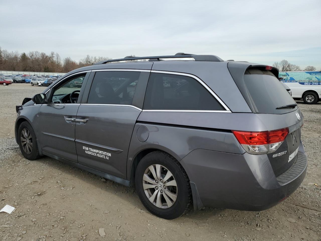 2015 Honda Odyssey - Image 2