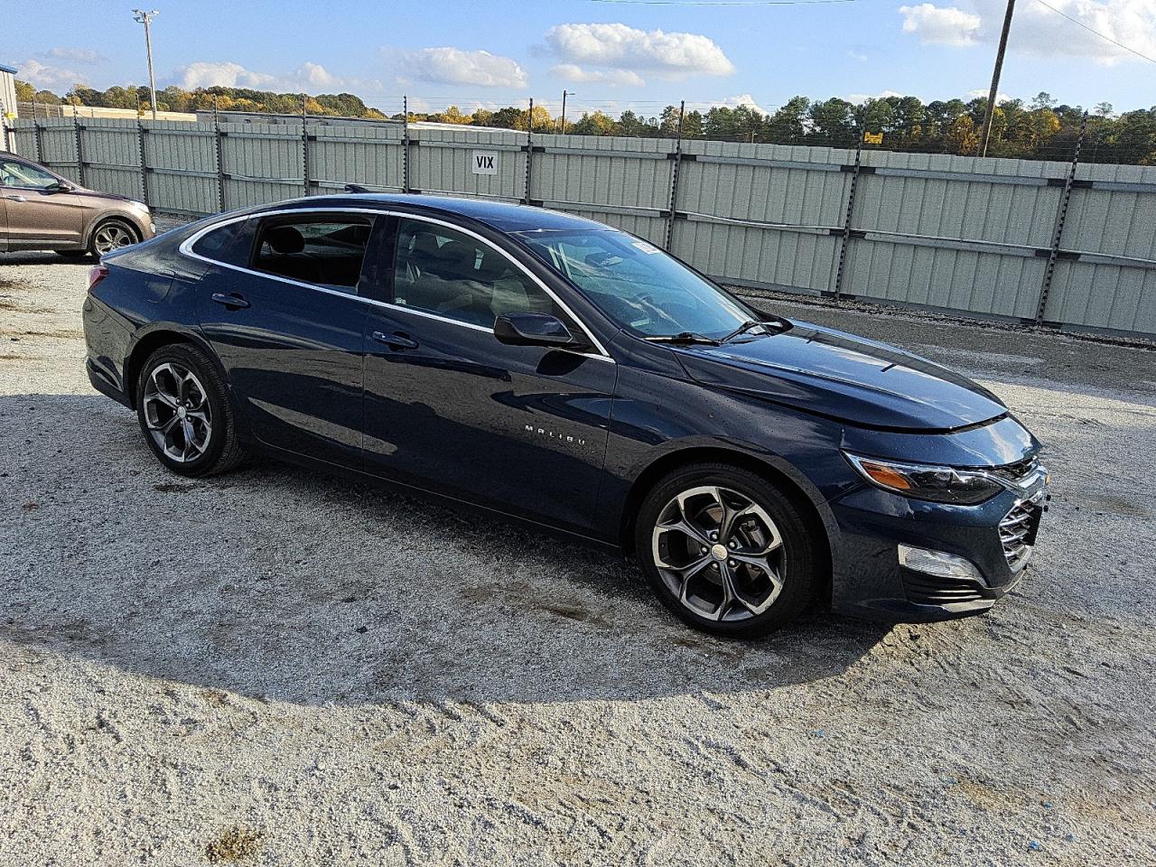 2021 Chevrolet Malibu - Image 4