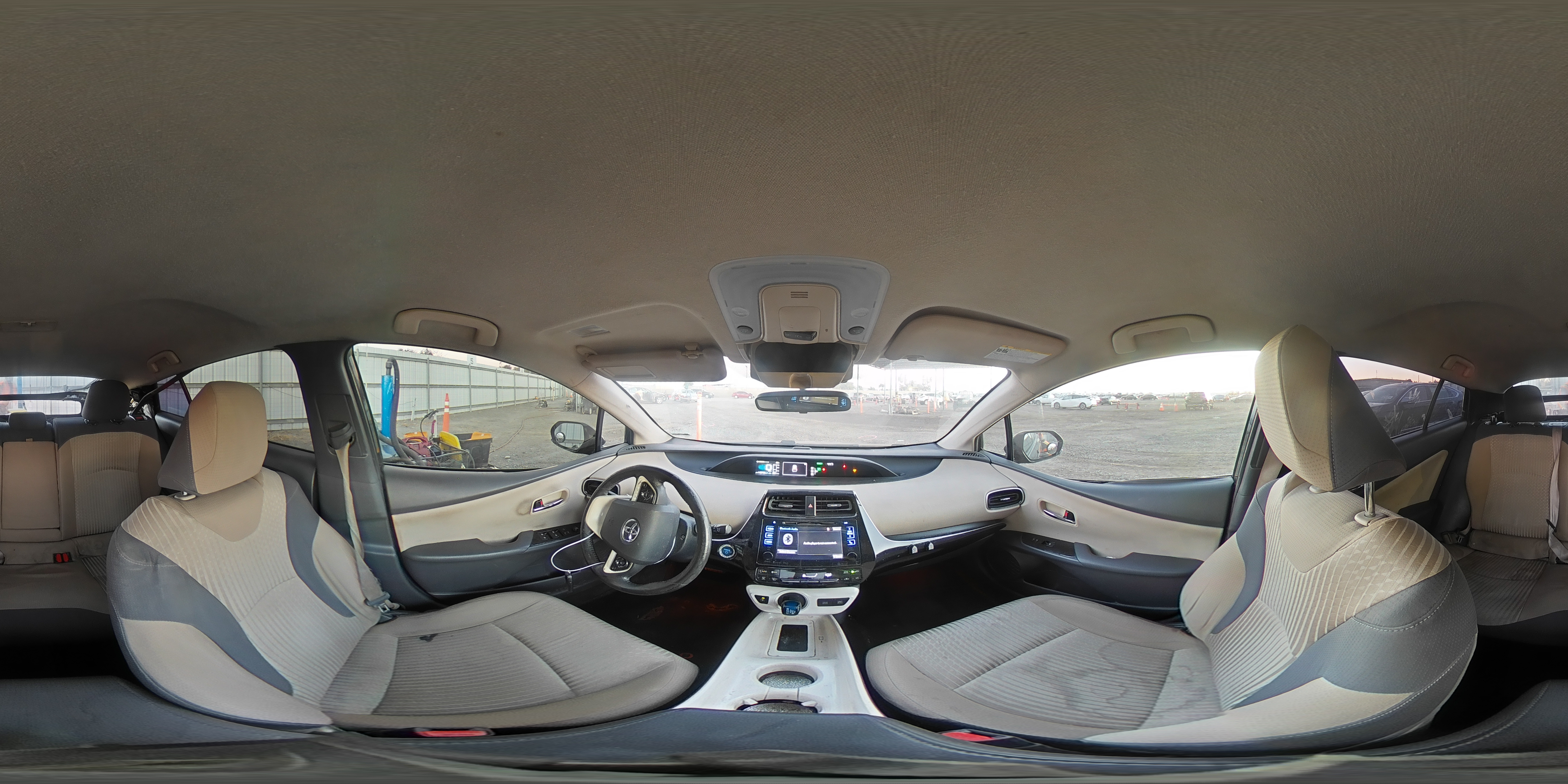 2016 Toyota Prius - Image 13