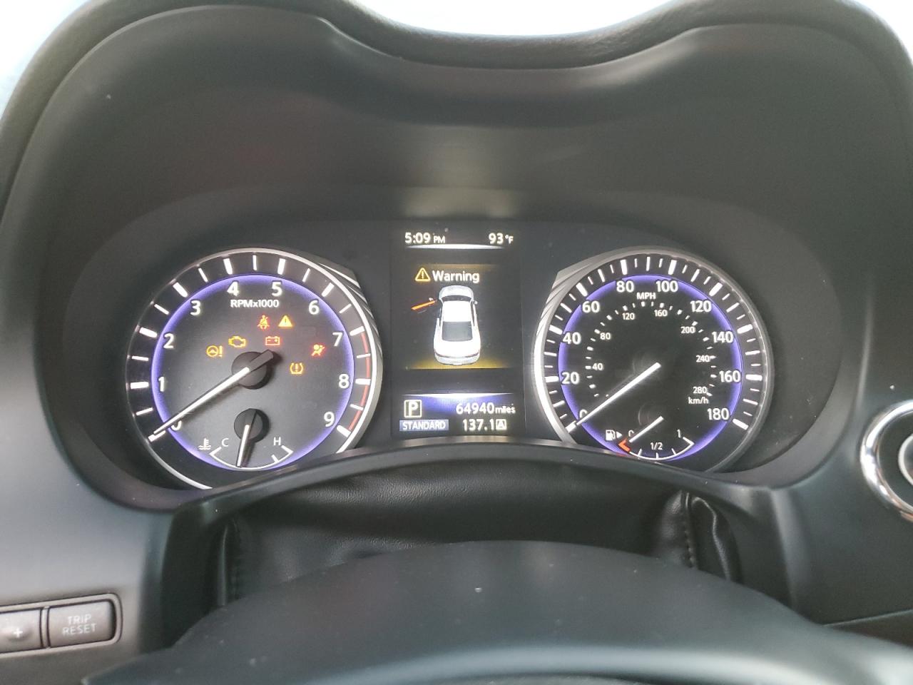2017 Infiniti Q60 - Image 9