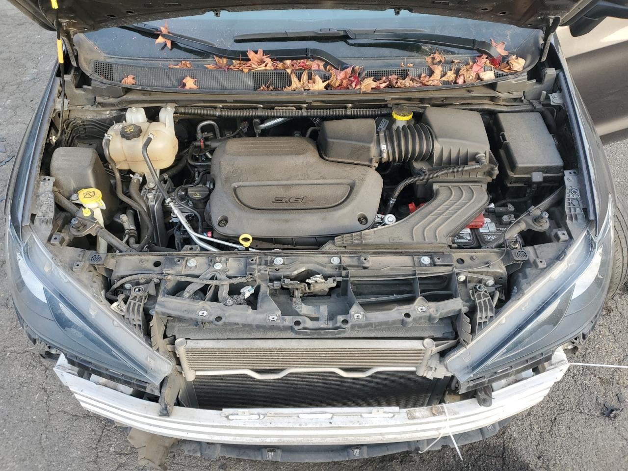 2020 Chrysler Voyager - Image 12