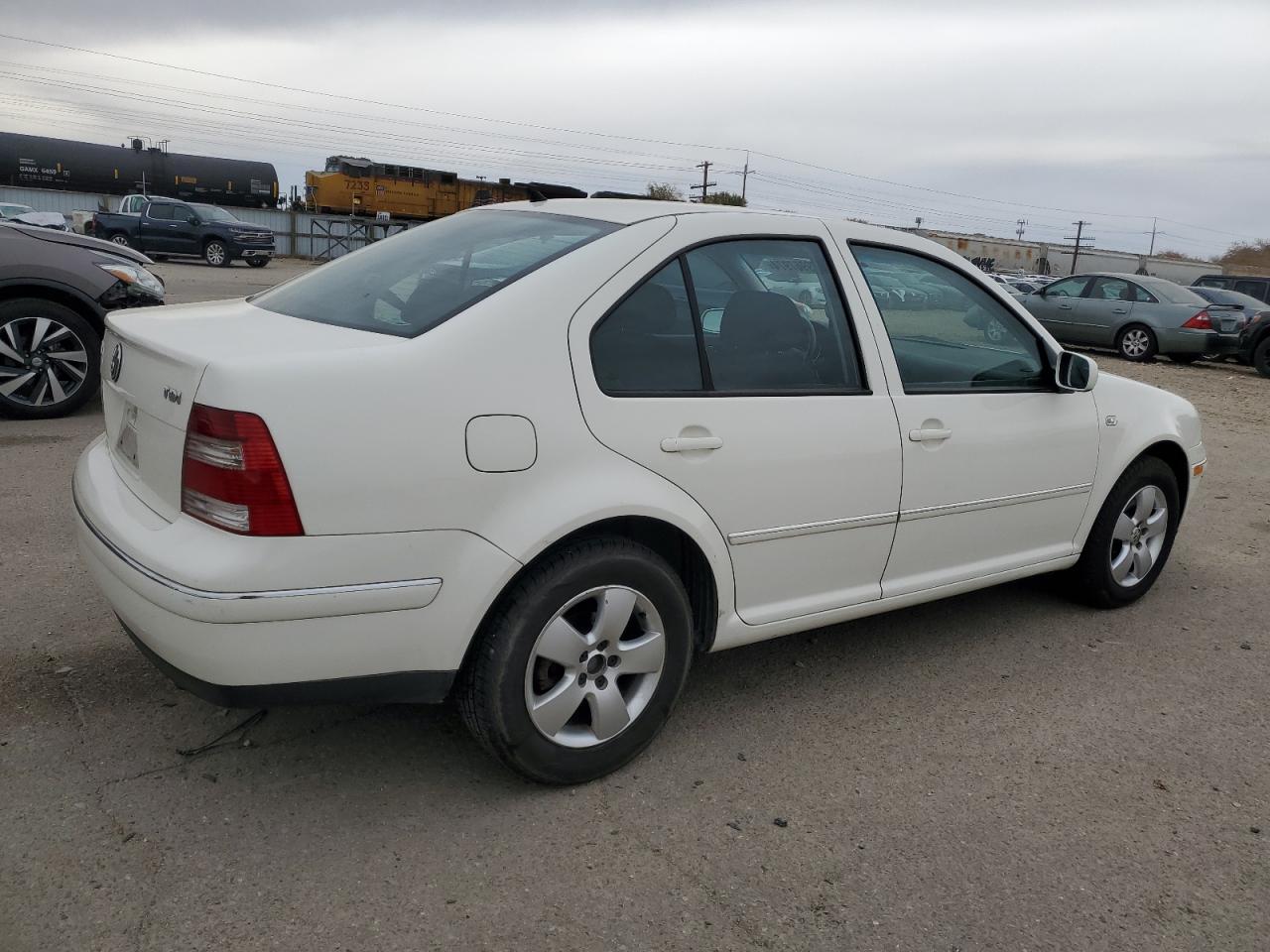 2004 Volkswagen Jetta - Image 3