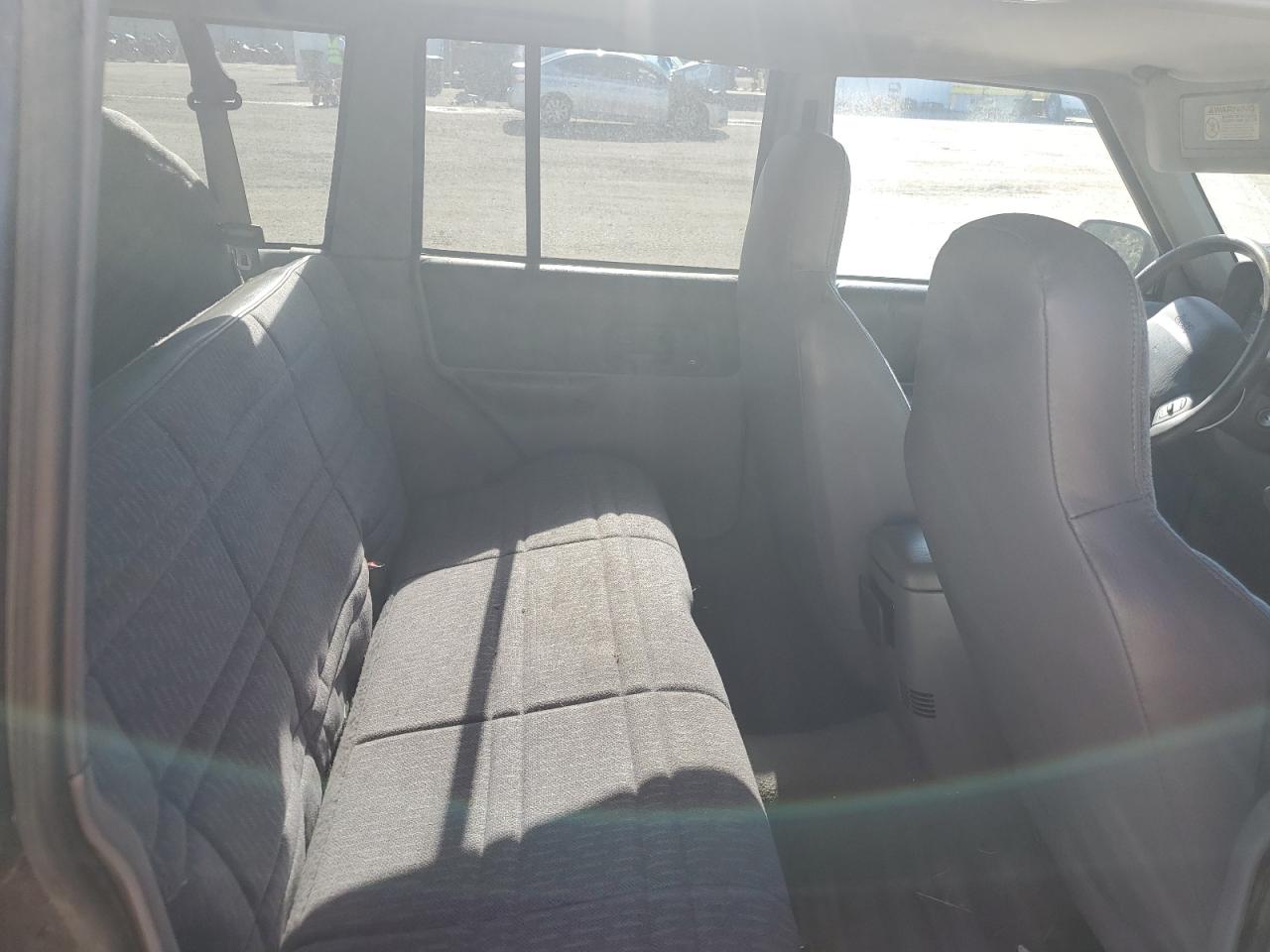 1998 Jeep Grand Cherokee - Image 11