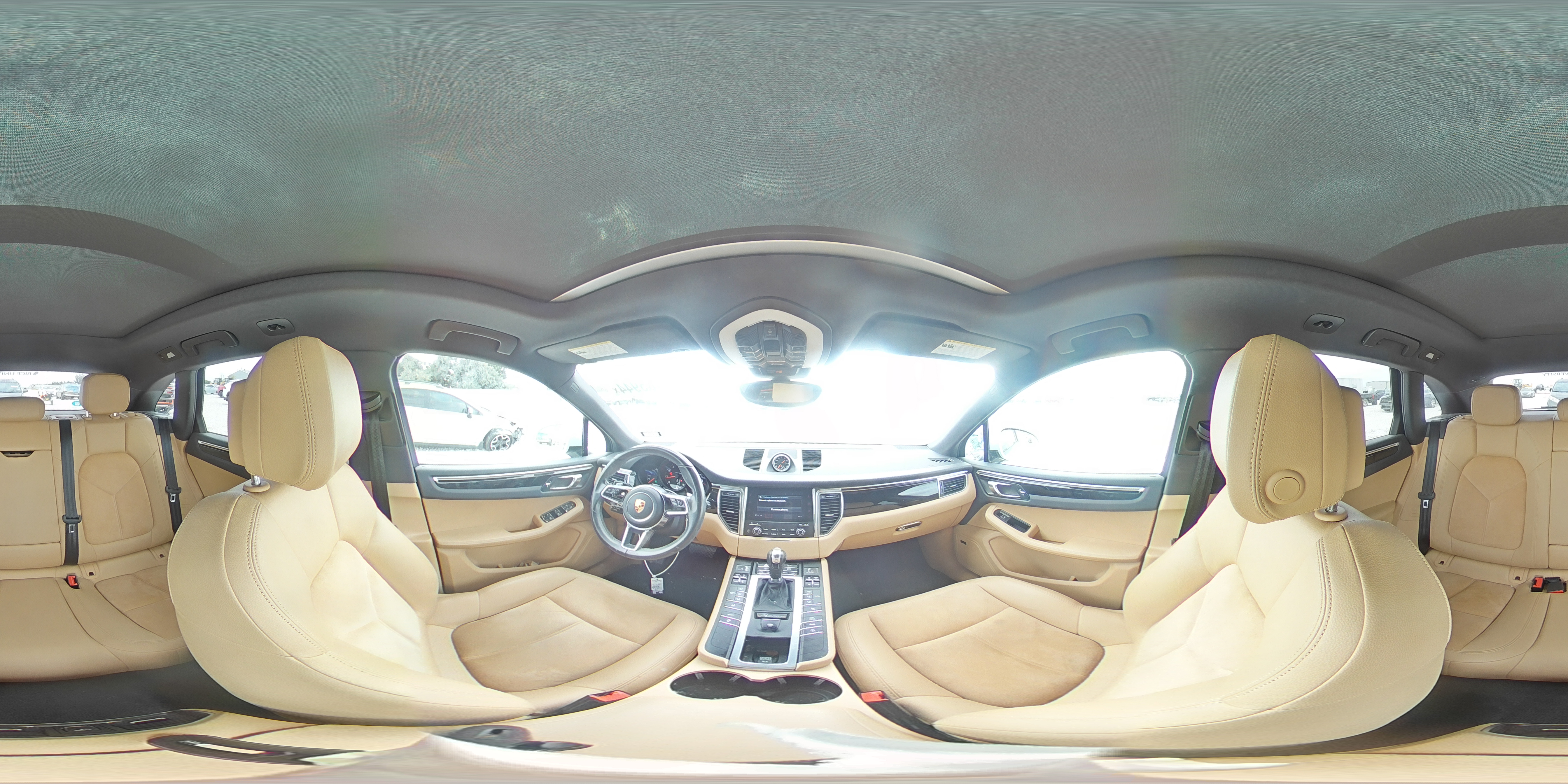 2018 Porsche Macan - Image 14
