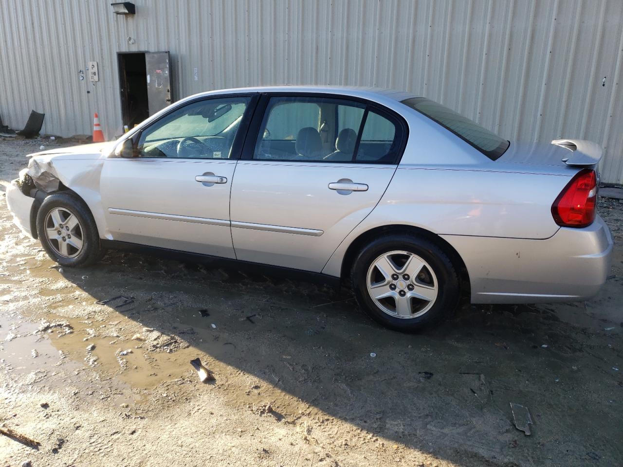 2005 Chevrolet Malibu - Image 2