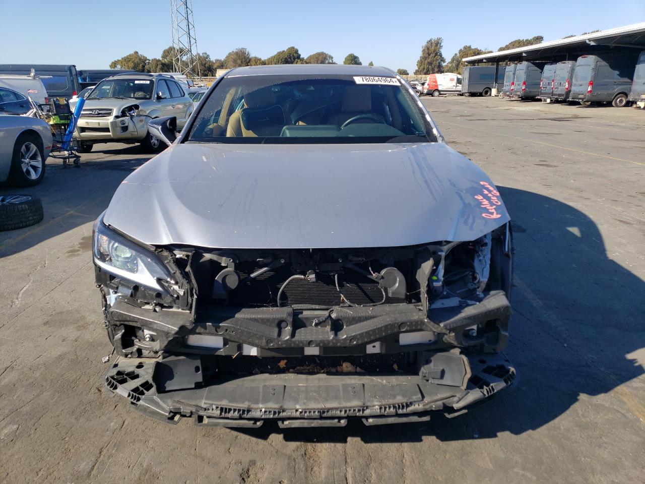 VIN 58AD11D16NU009748 2022 LEXUS ES250 no.5