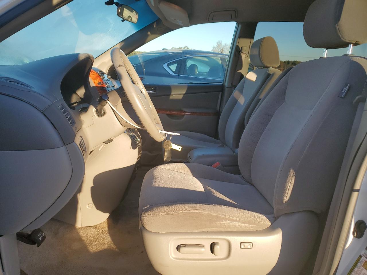 2007 Toyota Sienna - Image 7