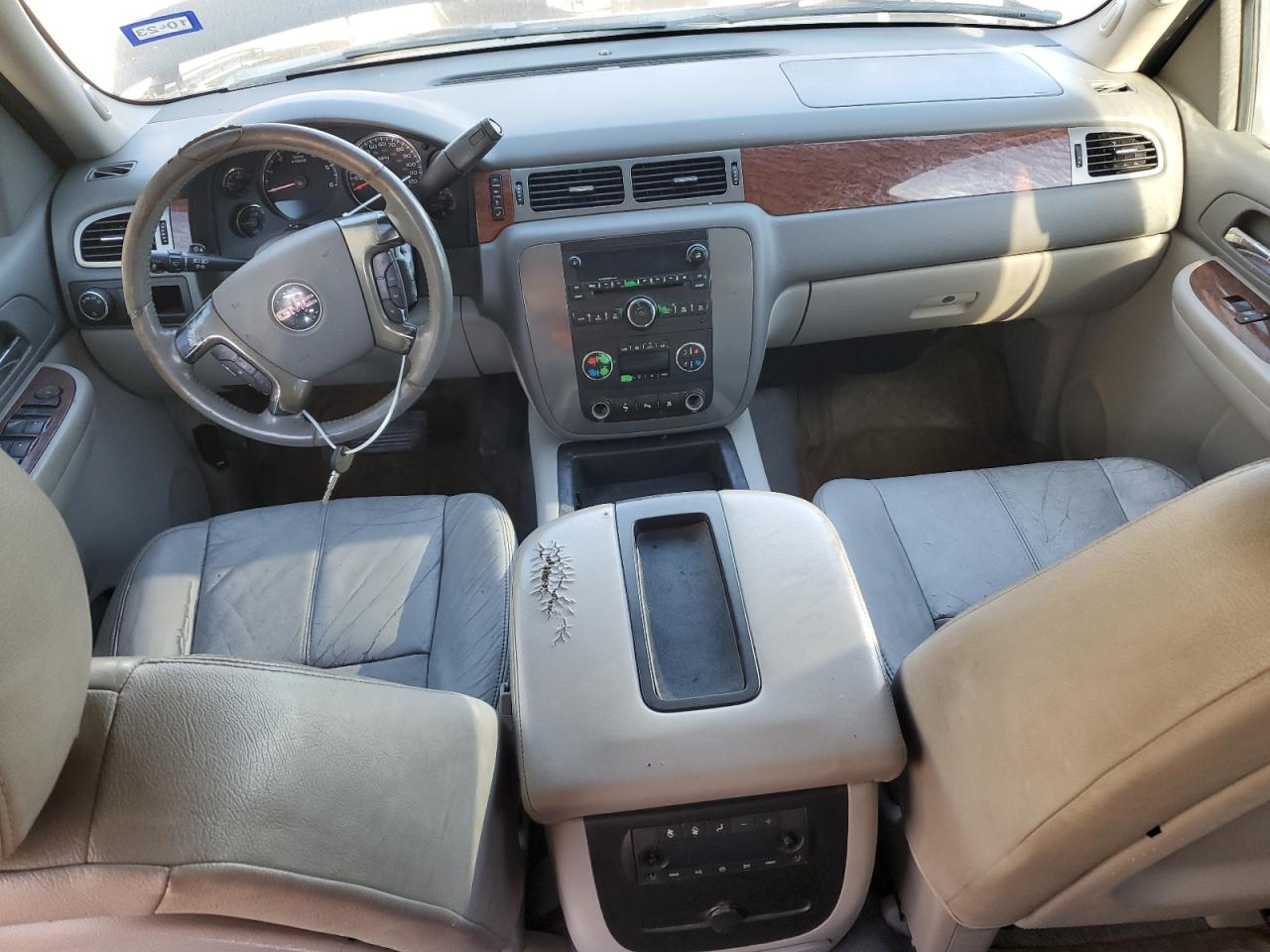 2008 GMC Yukon VIN: 1GKFC13058R120522 Lot: 80121984