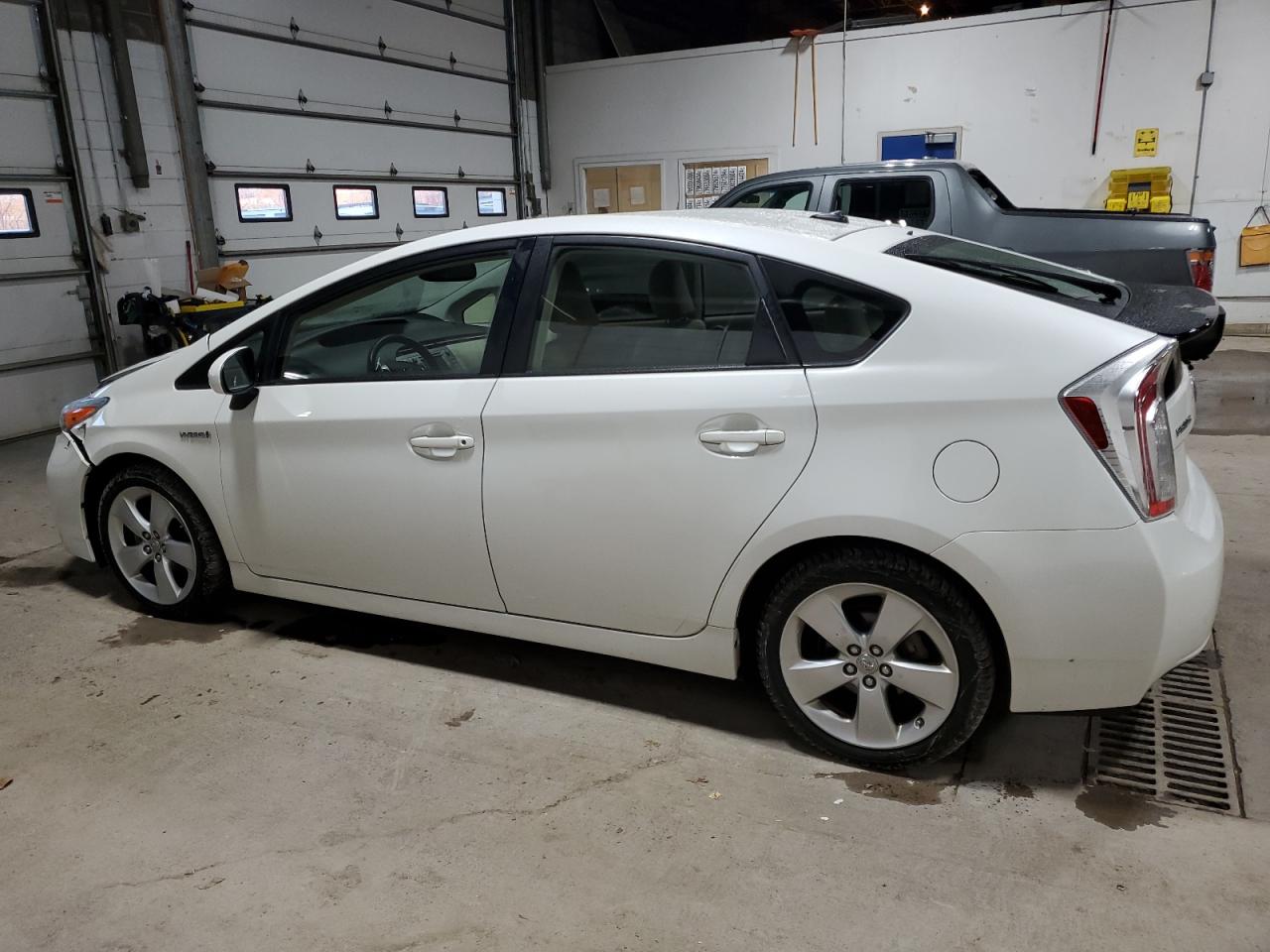 VIN JTDKN3DU6D1627634 2013 TOYOTA PRIUS no.2