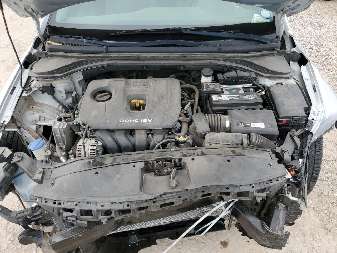 2018 Hyundai Elantra - Image 12