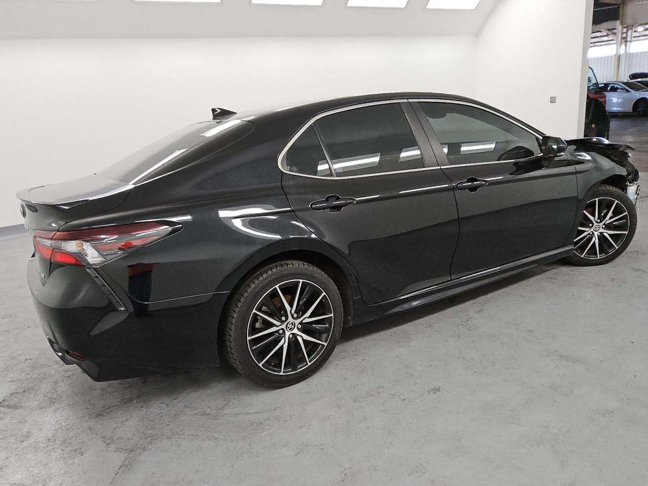 2022 Toyota Camry - Image 3